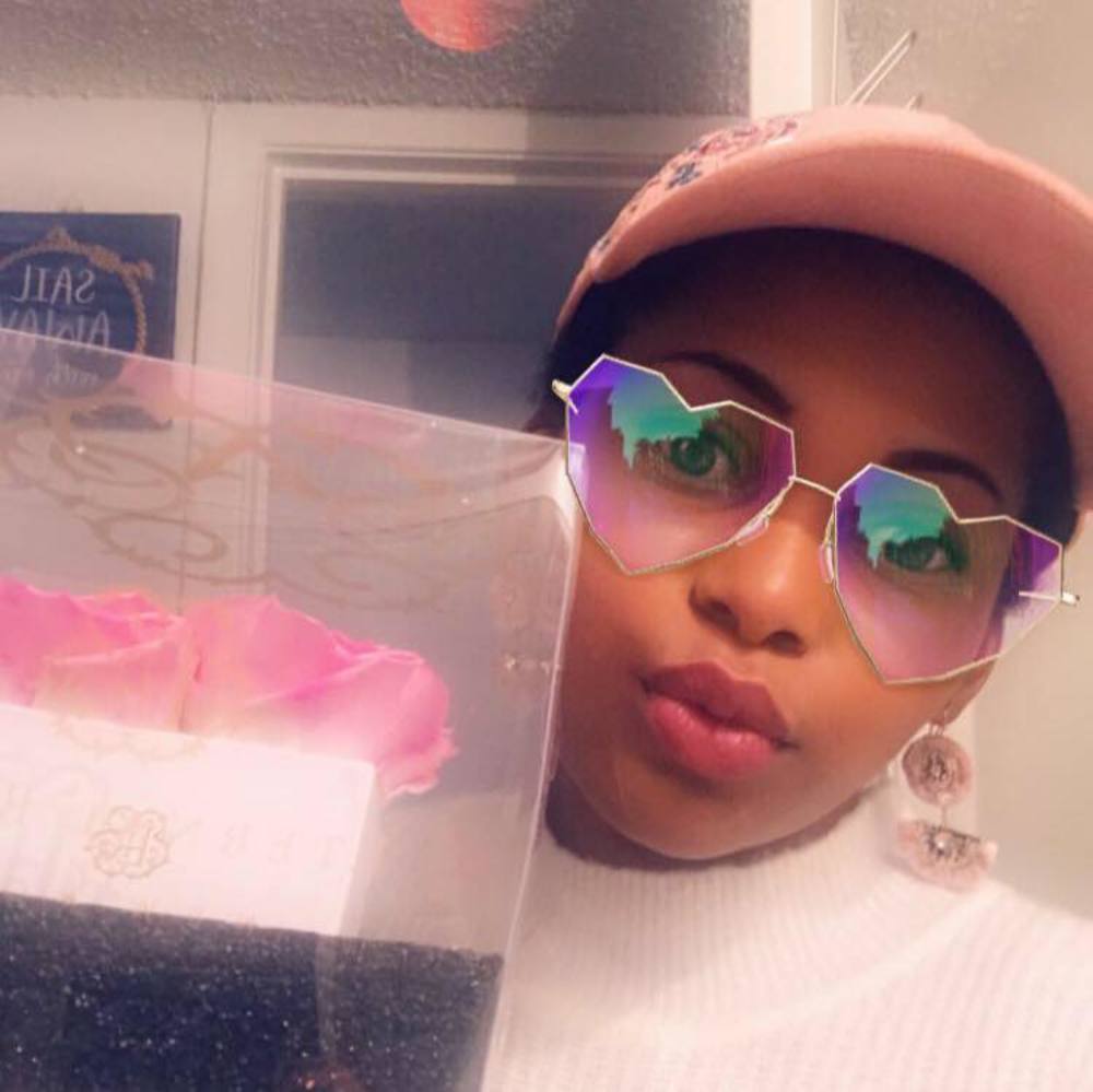 Meet your Posher, Eela